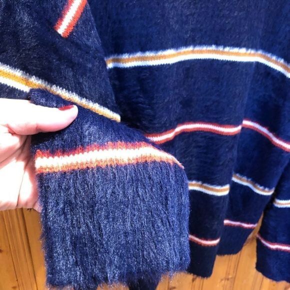 Forever 21 Fluffy Textured Women’s Sweater Size S - Picture 11 of 16